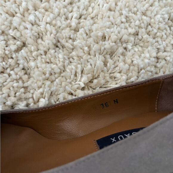 Margaux The Heel Gray Suede Block Heels Size 36N - Picture 9 of 9